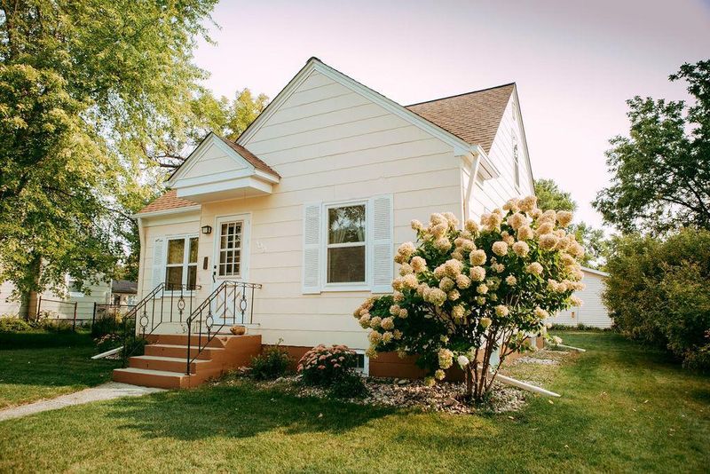 109 S Oregon Ave, Morris, MN 56267