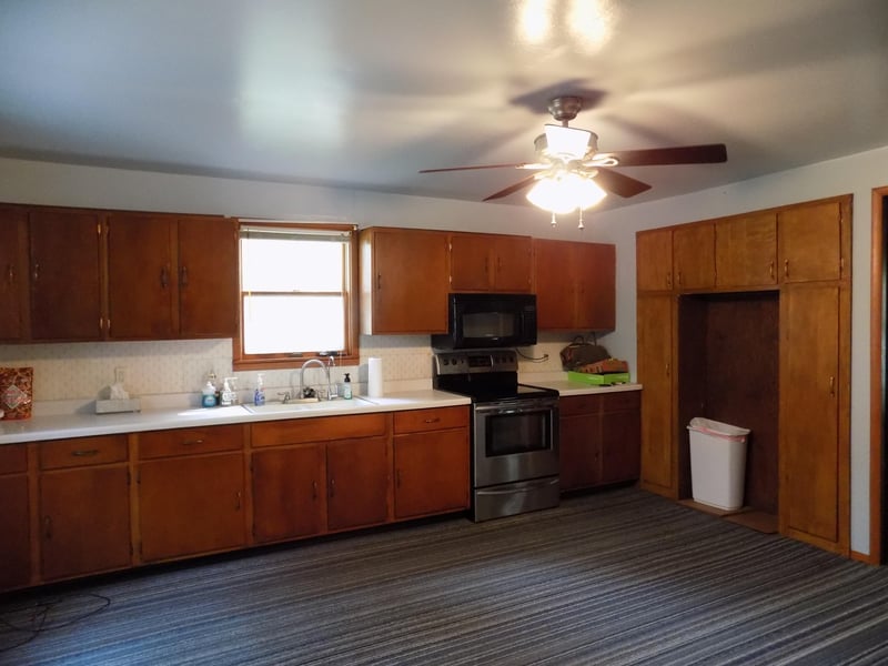 49214 70th St, Bricelyn, MN 56014