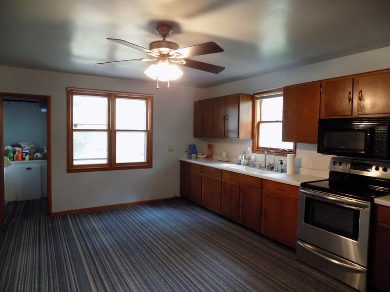 49214 70th St, Bricelyn, MN 56014