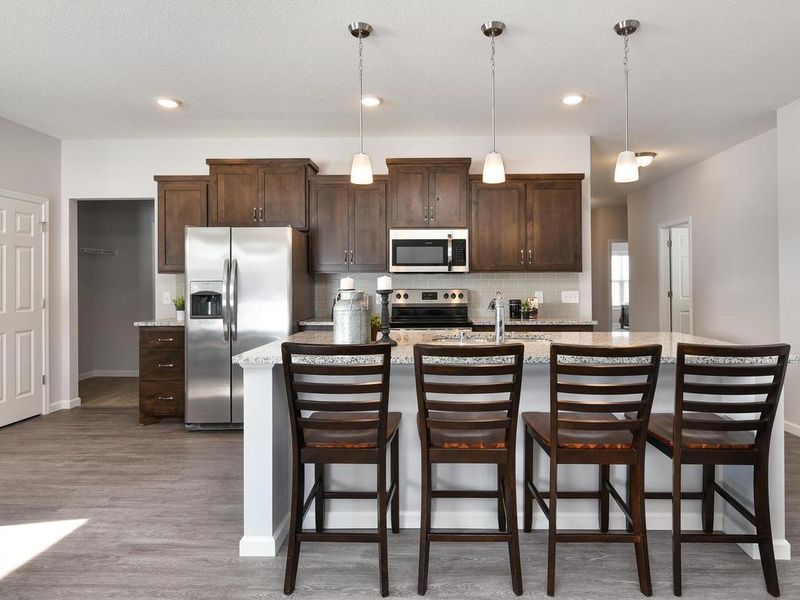 39751 Fawn Ave, North Branch, MN 55056