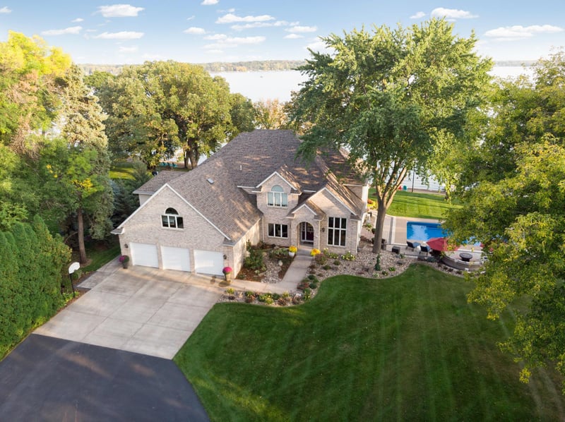 6705 N Shore Trl N, Forest Lake, MN 55025