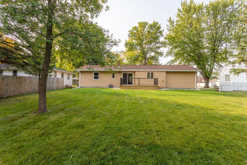 5 N Court St, Morris, MN 56267