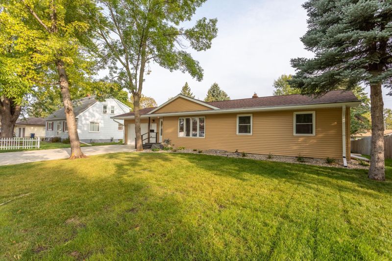5 N Court St, Morris, MN 56267