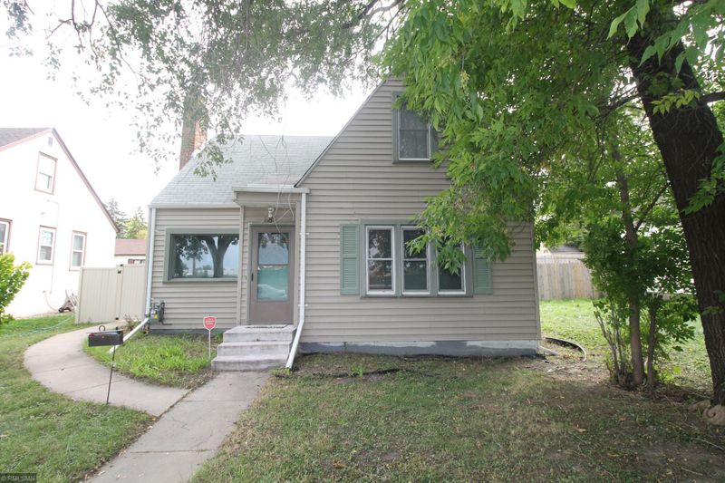 680 37th Ave NE, Minneapolis, MN 55421