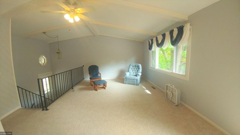 3541 York Dr, Woodbury, MN 55125