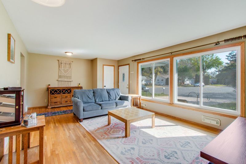 1205 Sunnyside Dr, Farmington, MN 55024