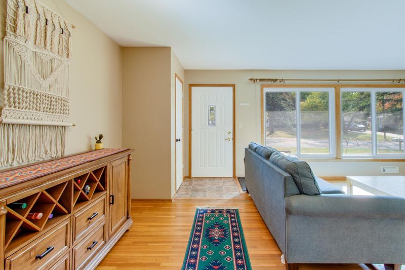 1205 Sunnyside Dr, Farmington, MN 55024