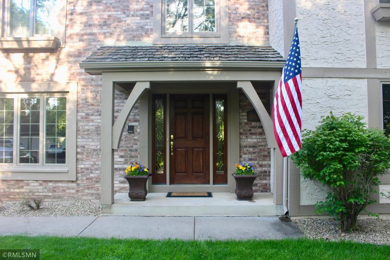 14831 Copperfield Pl, Wayzata, MN 55391