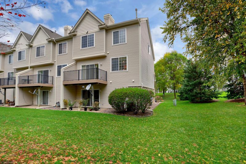 2467 Eagle Trace Ln, Woodbury, MN 55129
