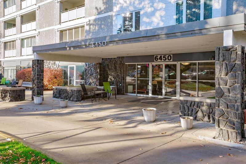 6450 York Ave S #305, Edina, MN 55435