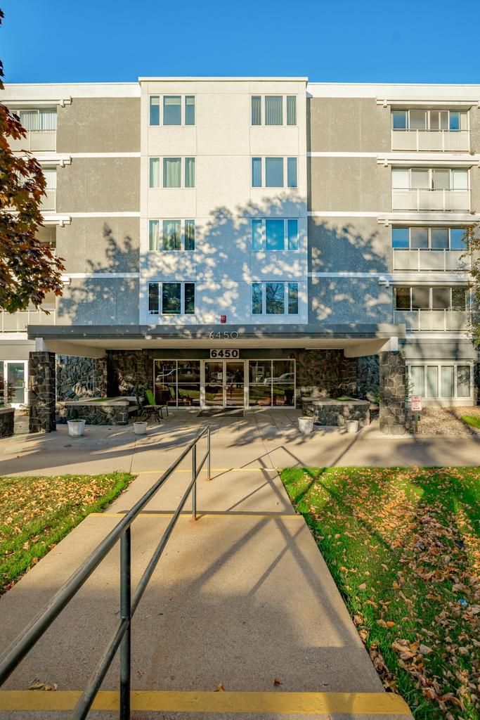 6450 York Ave S #305, Edina, MN 55435