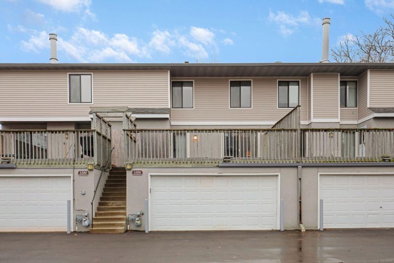 1204 Landmark Trl S, Hopkins, MN 55343
