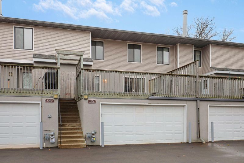 1204 Landmark Trl S, Hopkins, MN 55343