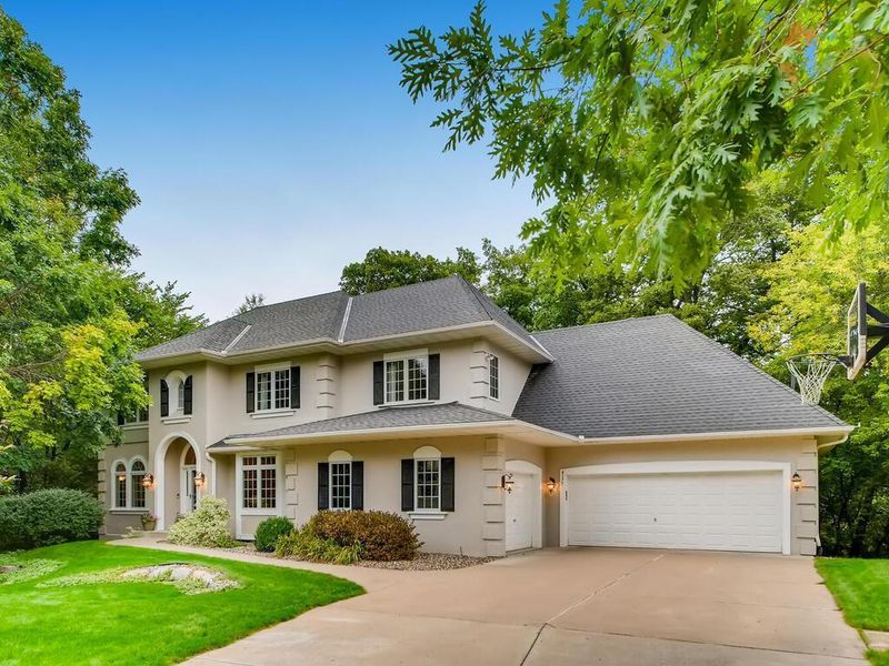 4177 Amberleaf Trl, Eagan, MN 55123