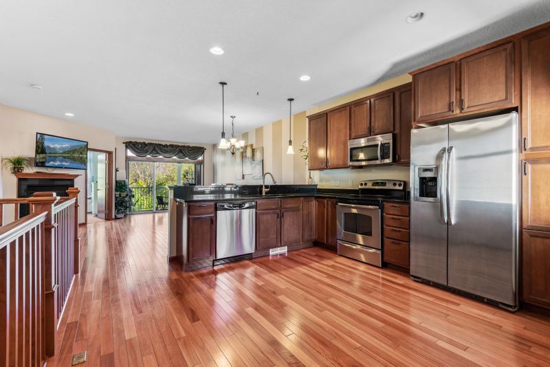 1558 Crawford Dr, West Saint Paul, MN 55118