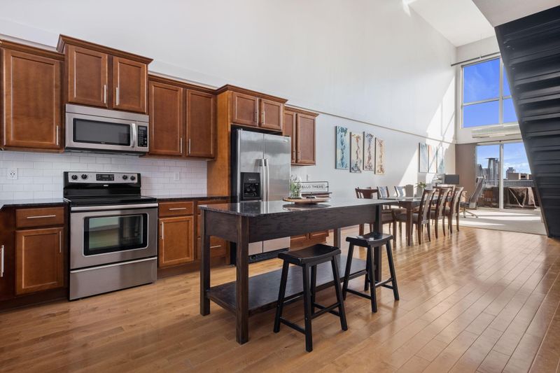521 S 7th St #708, Minneapolis, MN 55415