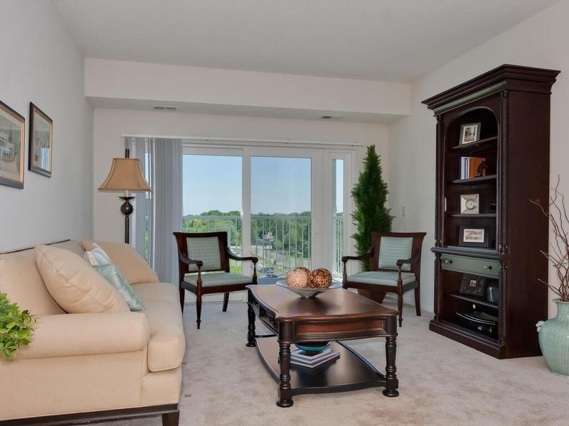 8100 Russell Ave S #402, Bloomington, MN 55431