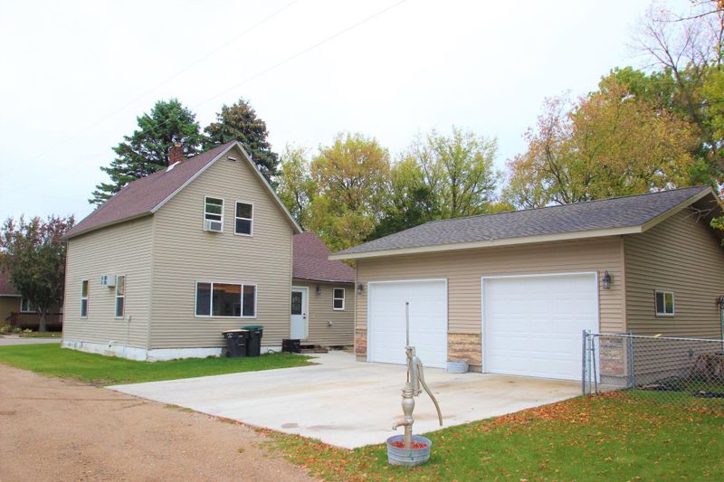 609 1st Ave, Elrosa, MN 56325