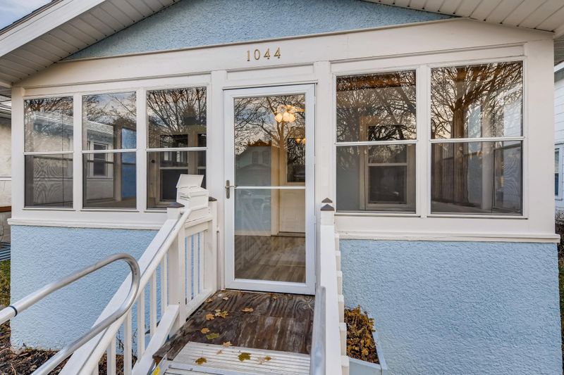 1044 22nd Ave SE, Minneapolis, MN 55414