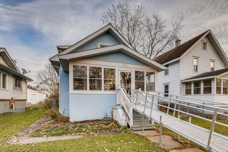 1044 22nd Ave SE, Minneapolis, MN 55414