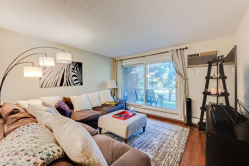 3155 Coachman Rd #207, Eagan, MN 55121