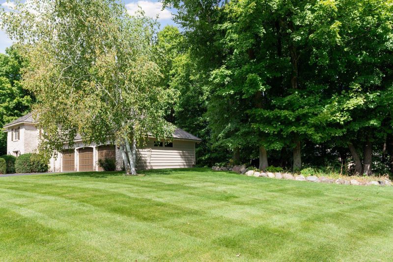4635 Saint James Gate, Excelsior, MN 55331