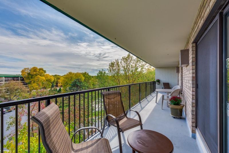 10521 Cedar Lake Rd #509, Minnetonka, MN 55305