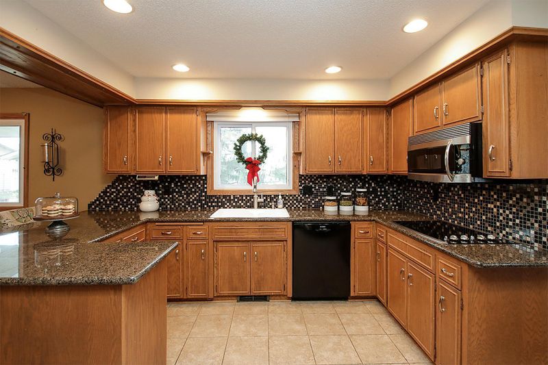 1005 Lewis Ave SW, Hutchinson, MN 55350