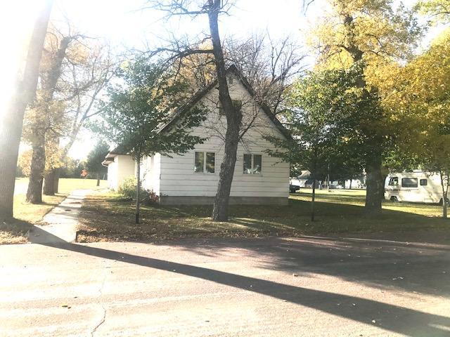 102 W Exchange St, Okabena, MN 56161