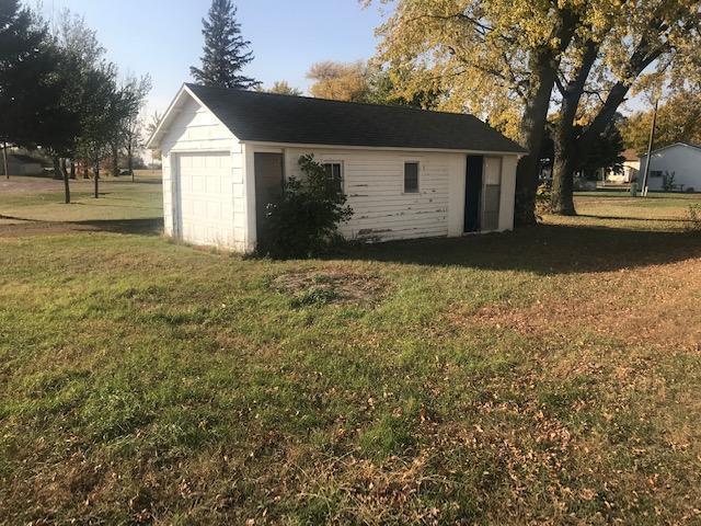 102 W Exchange St, Okabena, MN 56161