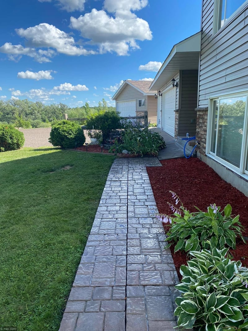 6584 Mallard Creek Trl, Rock Creek, MN 55063
