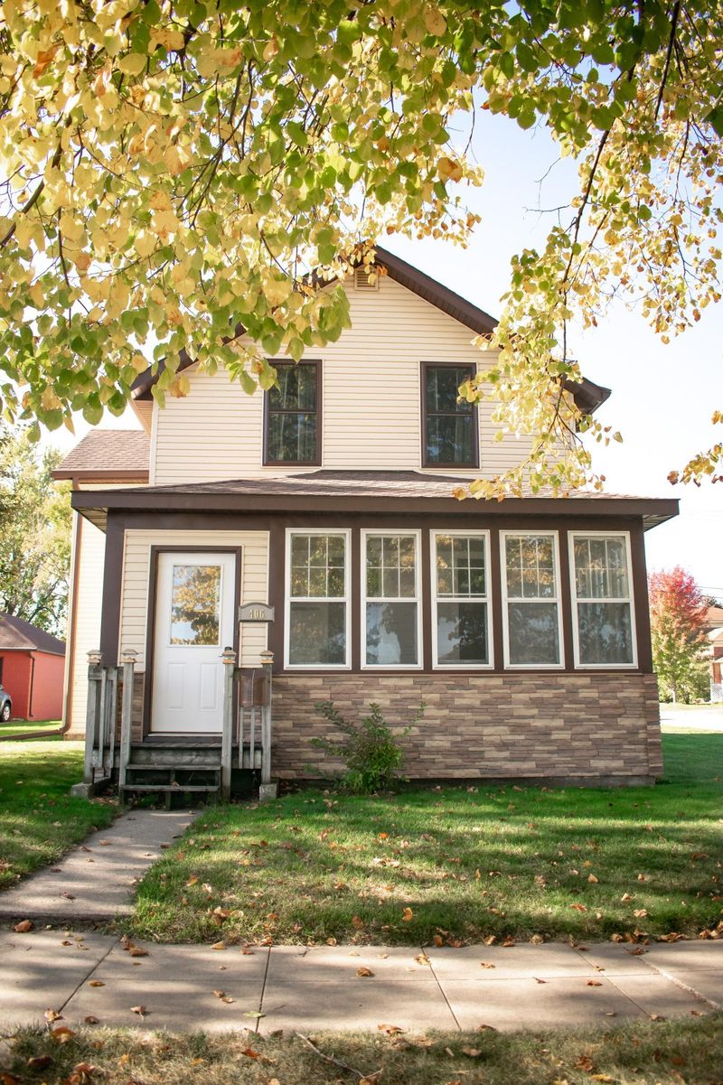 406 2nd St E, Wabasha, MN 55981