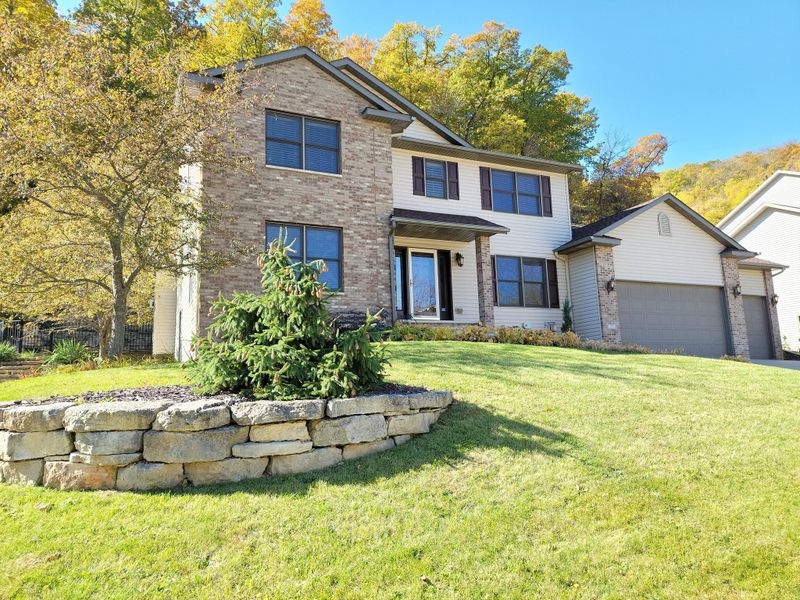 57 Oakdale Ln, Winona, MN 55987