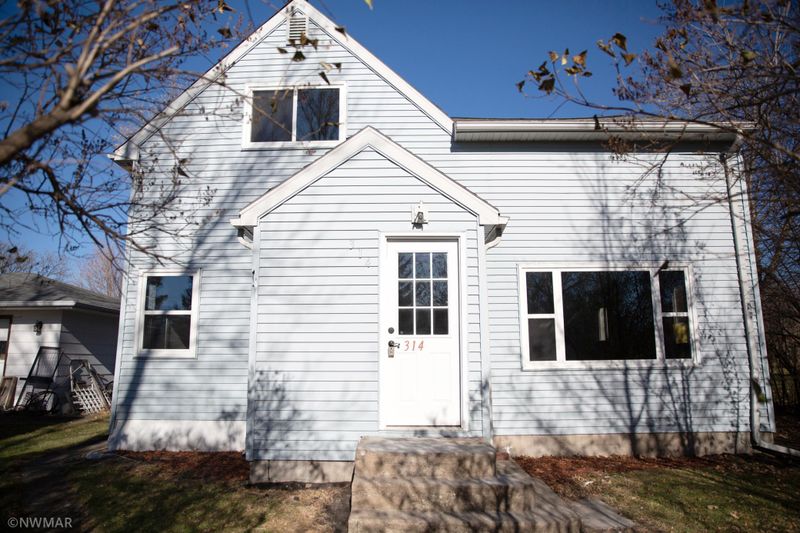 314 Leonard Ave, Crookston, MN 56716
