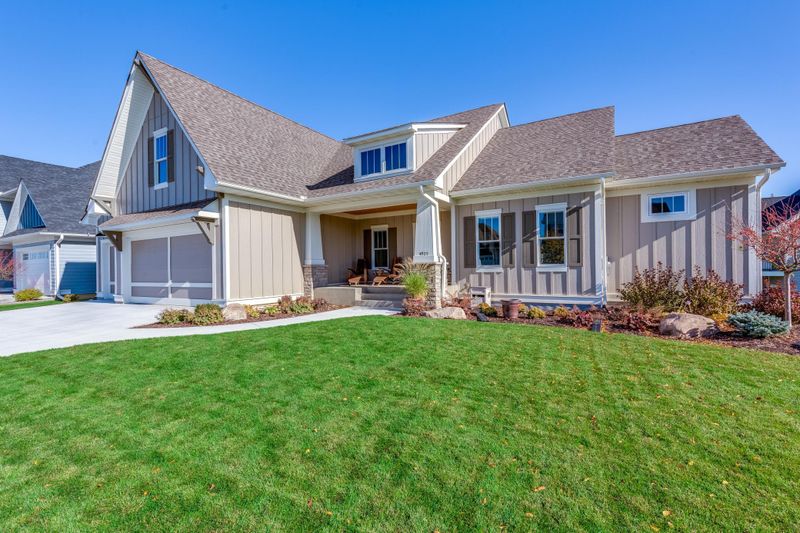 4925 Sunflower Dr, Woodbury, MN 55129
