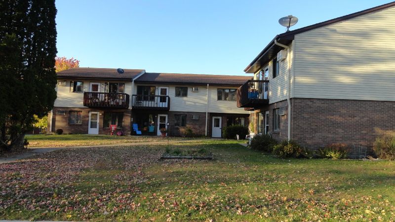 430 W Shaw Ave, Elmwood, WI 54740