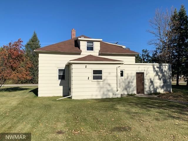 208 Lincoln Ave E, Karlstad, MN 56732