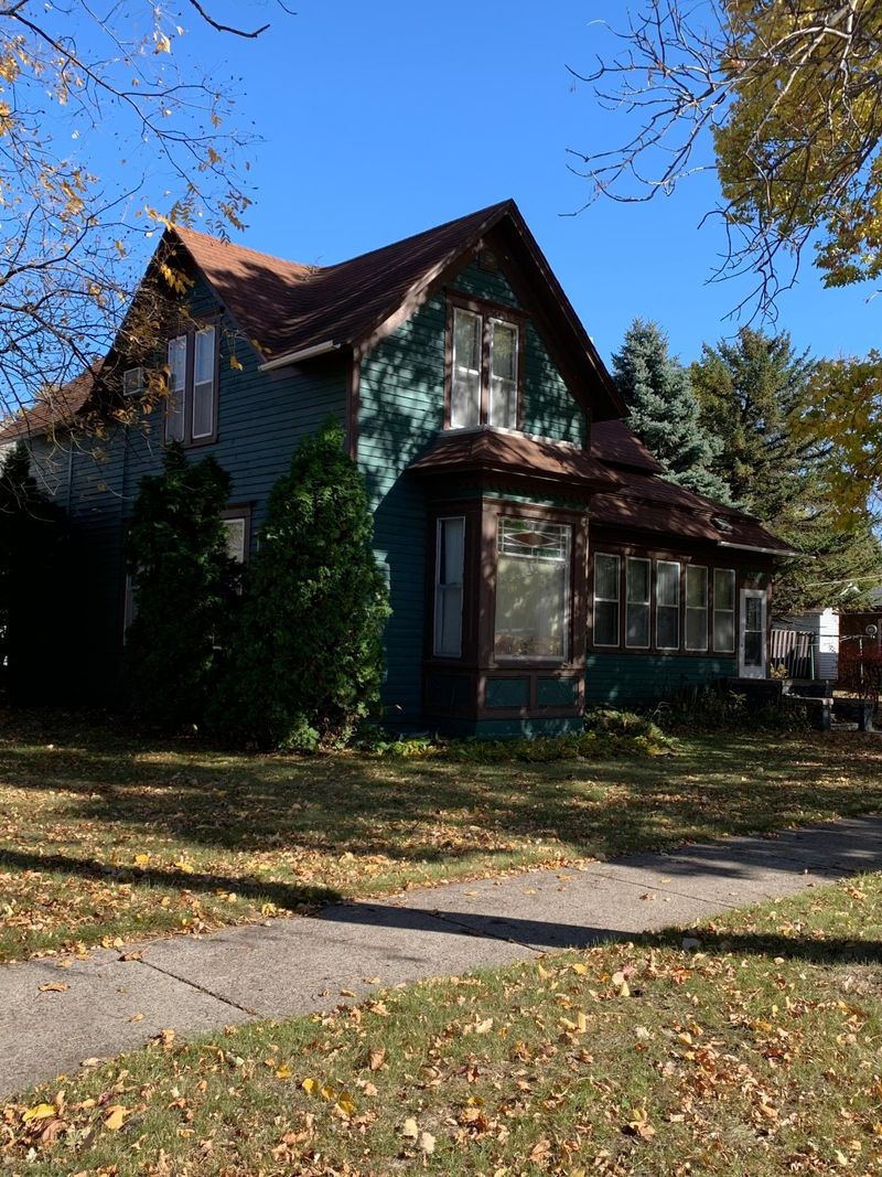 622 W 4th St, Madison, MN 56256