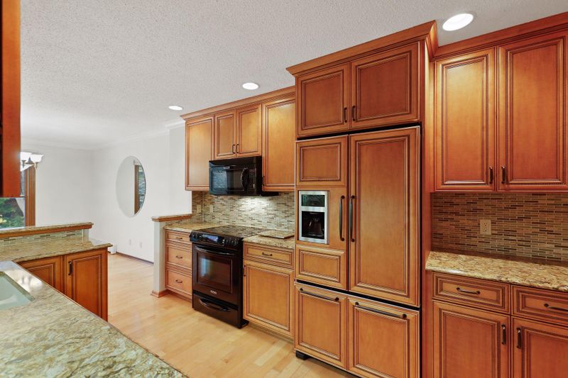 9500 Collegeview Rd #113, Bloomington, MN 55437