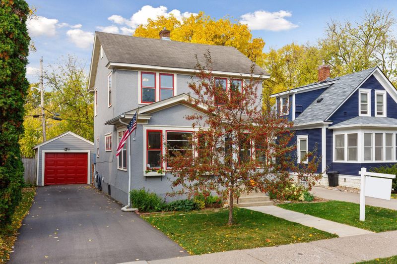 3430 31st Ave S, Minneapolis, MN 55406