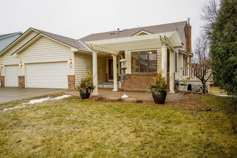 18 Indian Hills Dr, Circle Pines, MN 55014