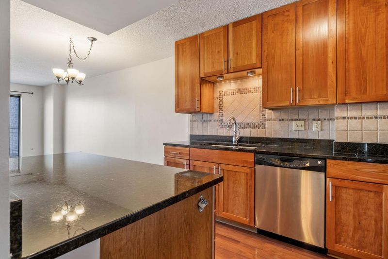 401 1st St S #215, Minneapolis, MN 55401