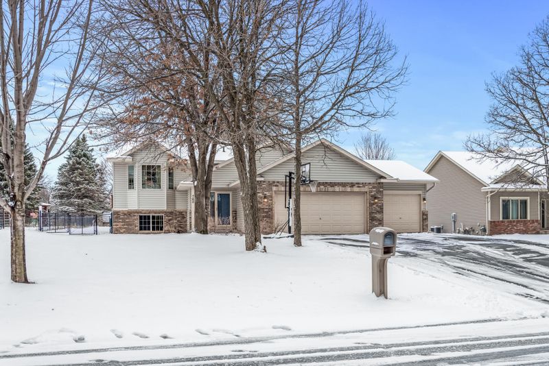 760 122nd Ave NW, Coon Rapids, MN 55448