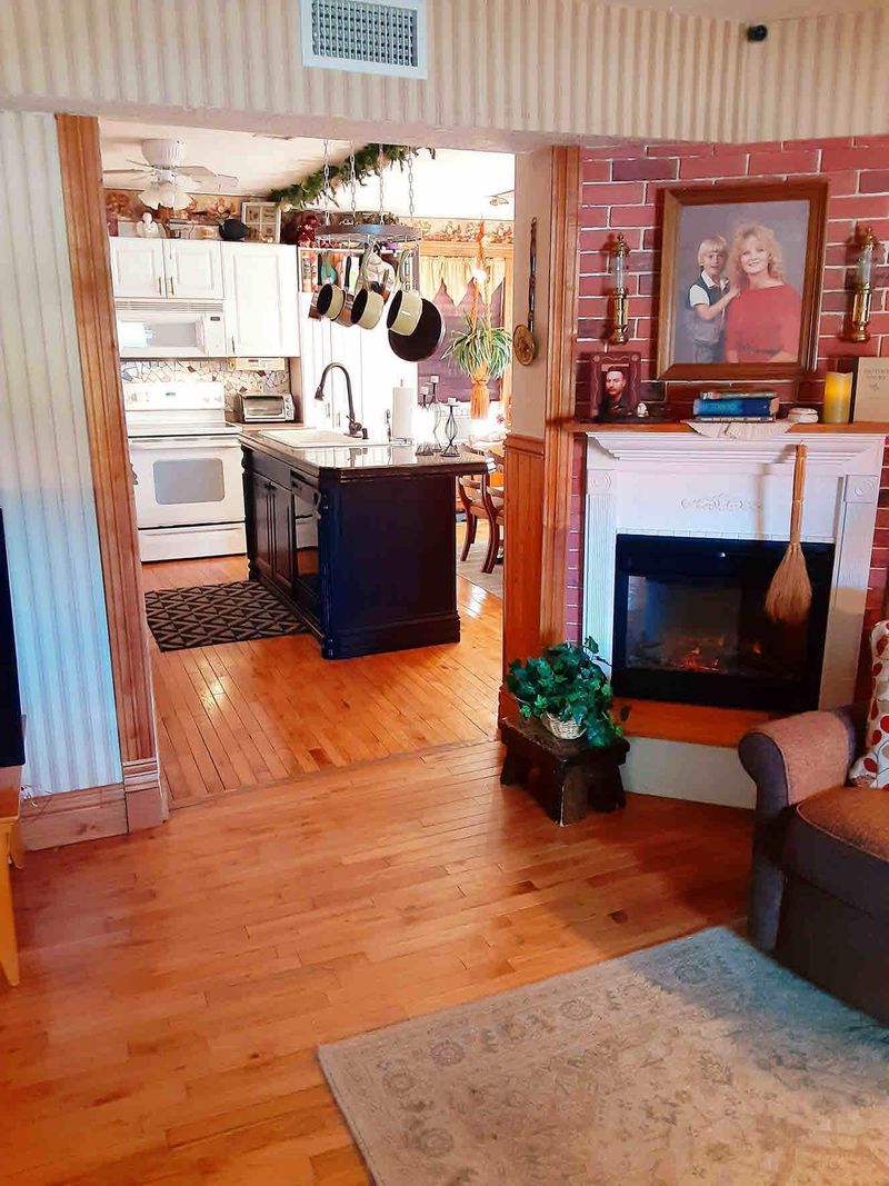 20 Main St SW, Menahga, MN 56464