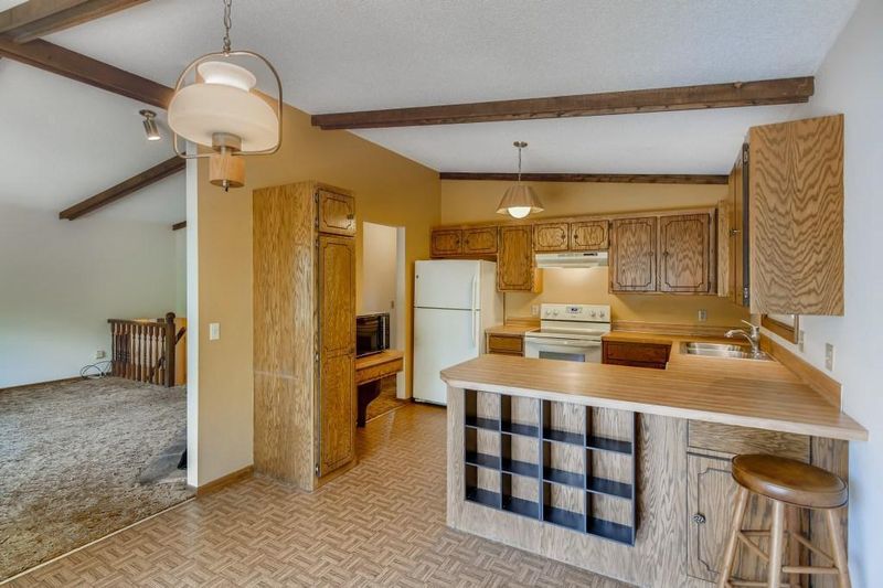 7820 Fairfield Rd, Brooklyn Park, MN 55444