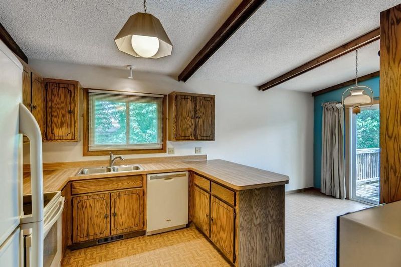 7820 Fairfield Rd, Brooklyn Park, MN 55444