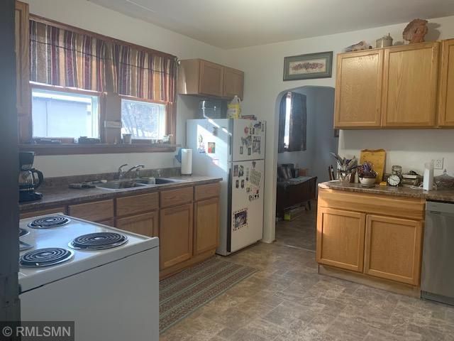 103 6th Ave, Bovey, MN 55709