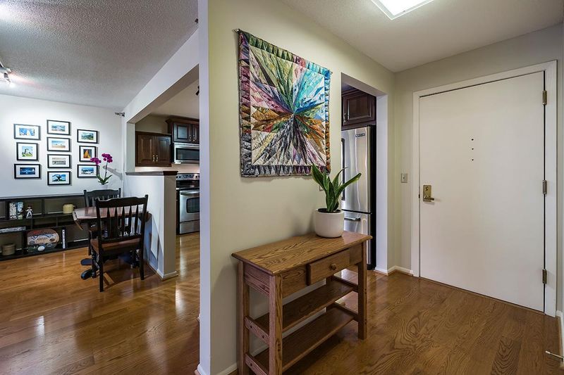1666 Coffman St #213, Falcon Heights, MN 55108