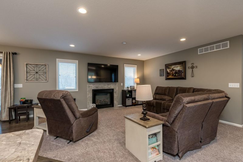 111 Lagoon Cir, Courtland, MN 56021