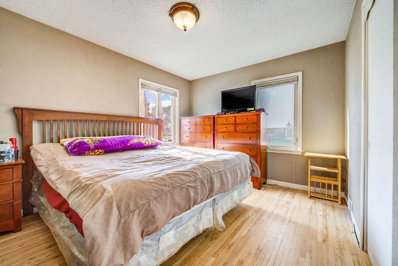 1307 3rd St E, Saint Paul, MN 55106